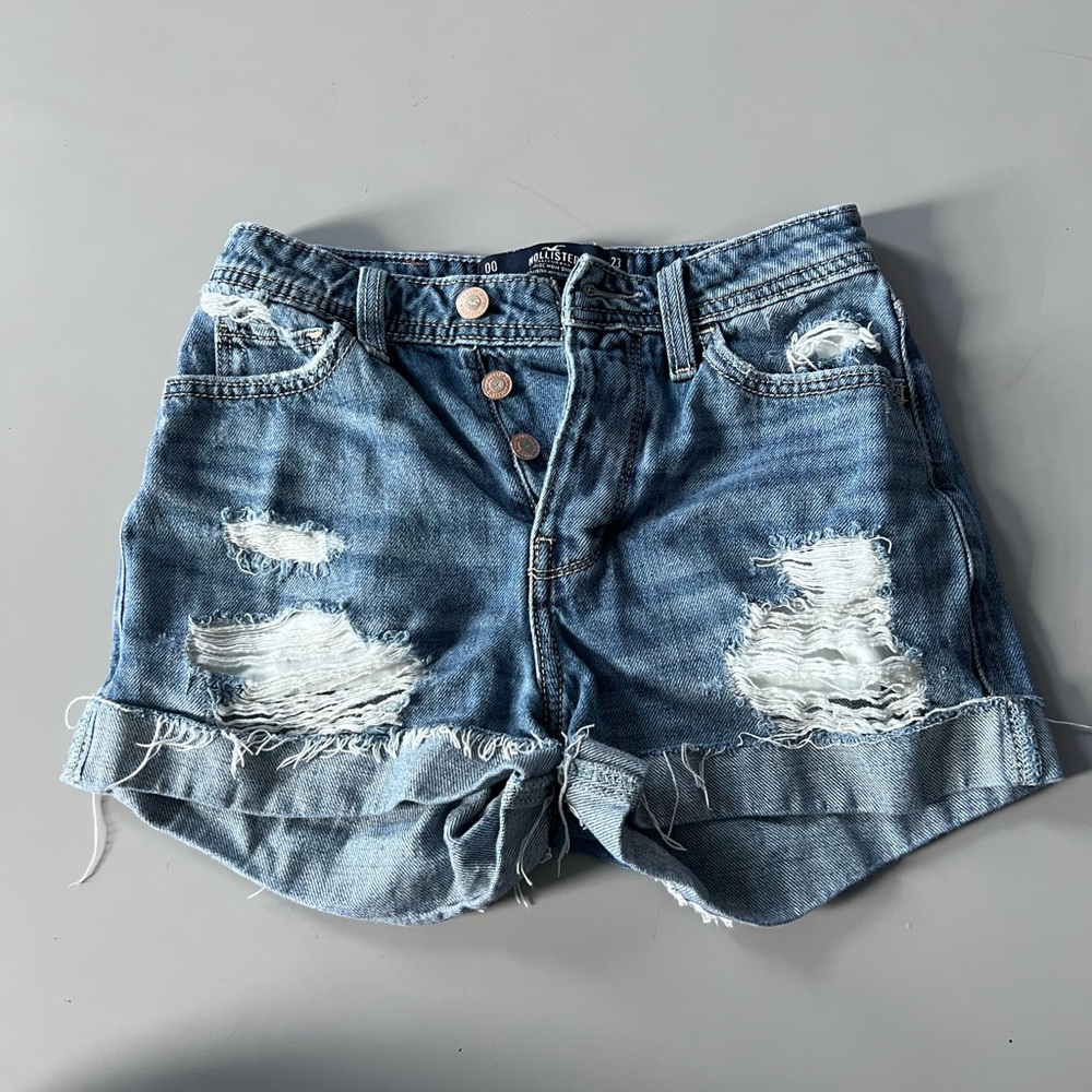 Hollister 00